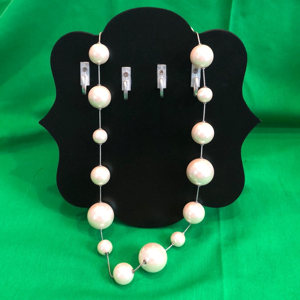 Talbots Multi Sized Pearl Necklace